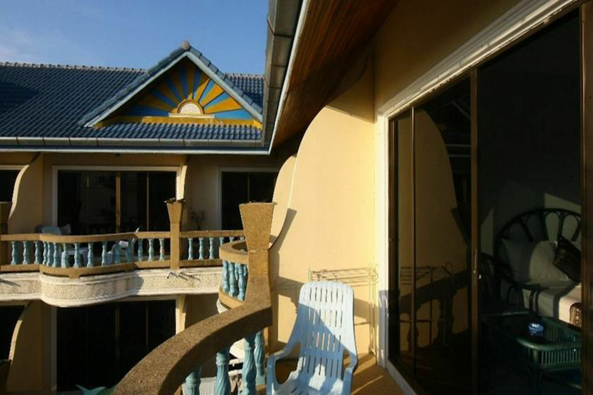 Patong Sunbeach Mansion Exteriér fotografie